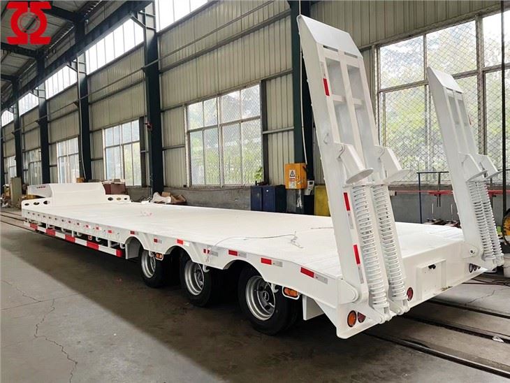 Semi Lowbed Remorcă