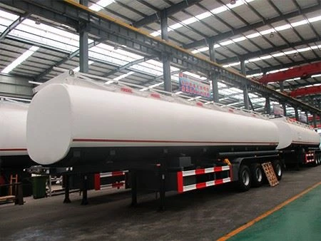 China Fabrica TONGYA 4 axe cisterne pe benzină