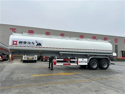 2 remorcă semi -cisternă cu combustibil cu axă de vânzare