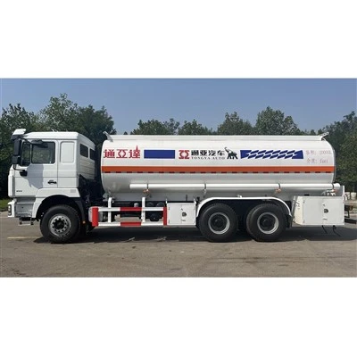Camion de cisternă rigid
